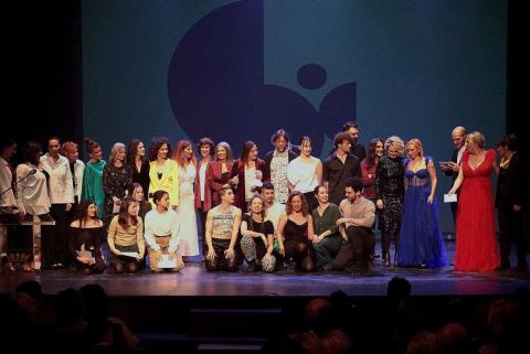 Foto de familia de los premiados en la Gala del CDC Festival.