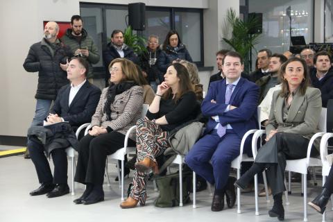 Un momento de la presentación de la nueva estación de autobuses.
