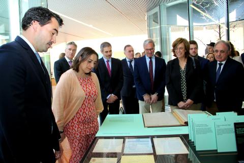 	Entre los objetos de la muestra itinerante, que se podrá visitar hasta el 5 de mayo, se encuentran manuscritos originales, cartas, fotografías y grabaciones audiovisuales.