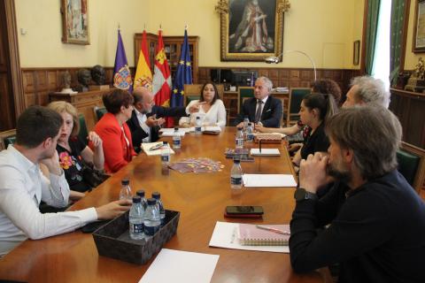 Un momento del encuentro en el Despacho de Alcaldía.