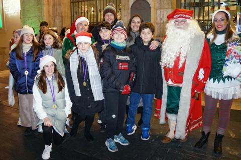 Recibimiento Papá Noel, consejeros infantiles y alcaldesa.
