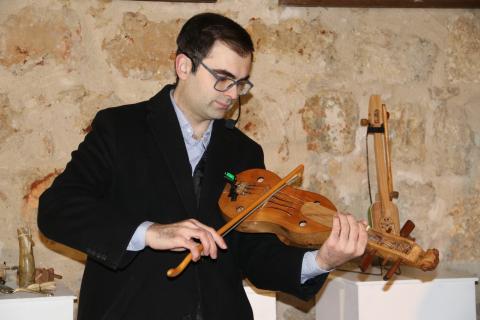 Un espacio donde se honra la sabiduría de nuestros mayores.