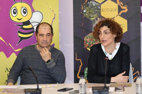 Julián Caballero y Judith Castro en la presentación.