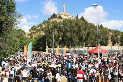 Cientos de personas asistieron a disfrutar de carrera en el barrio del Cristo.