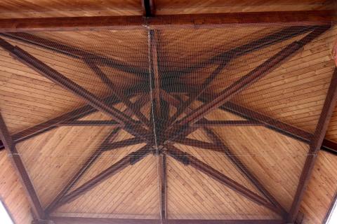 Se ha instalado una malla antiaves.