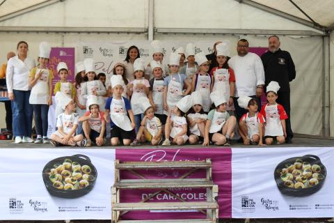 Una treintena de pequeños aprendieron de una forma divertida en una showcooking infantil la tradición culinaria palentina.