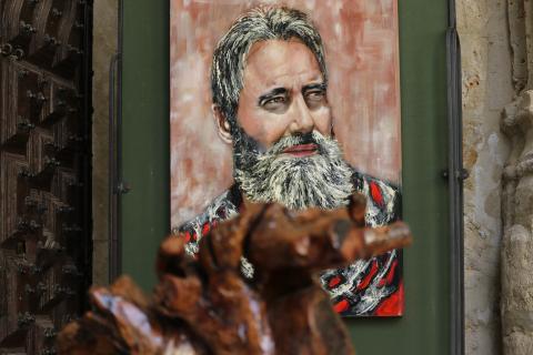 Una muestra que nace con el objetivo de fomentar el diálogo creativo, el intercambio artístico y la colaboración entre grupos que comparten una visión contemporánea del arte.