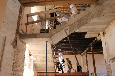 Las obras, con una inversión de 1,5 millones, dotarán a Pan y Guindas y al conjunto de esta zona de la ciudad de salas de estudio, espacios polivalentes y nuevos servicios vecinales.