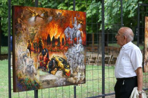 La muestra, que se podrá visitar hasta el 30 de agosto, reúne cerca de 200 obras de 44 artistas (30 pintores, 12 escultores y dos ceramistas).