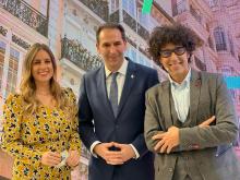 imagen Miguel de Lucas, presentador del programa “Un País Mágico” de La 2 de TVE, sorprende en INTUR jugando con la imaginación del público para apoyar la estrategia turística del Ayuntamiento de Palencia