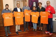 La organización espera alcanzar los 5.000 participantes en esta prueba solidaria que saldrá a las 12:00 horas del Paseo del Salón.