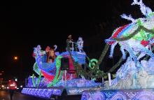 Papá Noel subirá la balcón de la Casa Consistorial para saludar a los pequeños congregados en la Plaza Mayor de la ciudad.