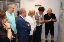 La consejera de Industria, Comercio y Empleo y la alcaldesa de Palencia han visitado hoy este emblemático espacio comercial con motivo de las obras de eficiencia energética y la instalación de taquillas inteligentes.