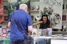 Además de la tradicional firma de los autores, habrá 15 actividades que reúnen variados espectáculos de música, cuentacuentos, talleres, lectura de microrrelatos, teatro, charlas y micrófono abierto