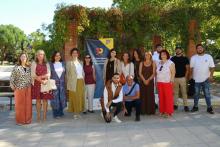 Foto de familia junto algunos de los alumnos participantes en el programa.