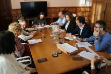 También ha dado cuenta de la renuncia de la empresa encargada de la urbanización de los entornos de la Tejera.