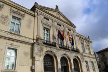 El proyecto presentado cumple con el Plan General de Ordenación Urbana de Palencia, aunque el juez pone en tela de juicio la legalidad de la concesión otorgada en 2005.