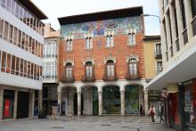 El emblemático edificio diseñado por Jerónimo Arroyo, ubicado en la calle Mayor, fue adquirido por el Ayuntamiento en 2022.