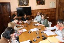 Una actuación, que cuenta con la subvención directa de la Junta de Castilla y León y que promete cambiar el urbanismo de este espacio del barrio Santiago, donde resulta más que necesario la realización de aceras más grandes y corredores verdes.