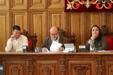 El Pleno ha aprobado la propuesta para realizar la convocatoria, por parte de la Junta, del proceso selectivo de 12 plazas de Agente de la Policía Local, 8 de ellas por turno libre y, las otras 4 por turno de movilidad.