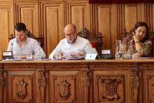 Un documento que ha salido adelante con el voto favorable del equipo de Gobierno y del concejal no adscrito Domiciano Curiel y la abstención del resto de grupos políticos