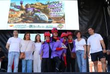 21 vehículos. en tres categorías, compiten lanzándose por la carretera de acceso al Otero. 