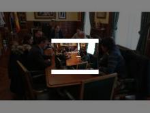 Imagen Alcalde y portavoces de los grupos municipales acuerdan introducir un apartado específico para la actividad de venta de productos de temporada en la ordenanza de ocupación de vía pública