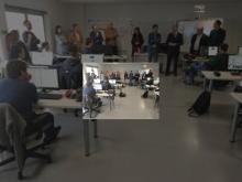 Imagen ​​Los representantes de los empresarios palentinos conocen en primera persona el trabajo que están desarrollando los jóvenes integrantes del proyecto Foroemple@