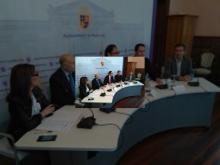 Imagen Ayuntamiento y Cámara de Comercio unen fuerzas para mejorar las posibilidades de inserción laboral de los jóvenes palentinos menores de 30 años mediante la capacitación