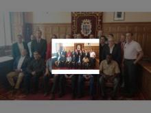 Imagen El Alcalde recibe a los representantes de las once selecciones que están disputando el IX Campeonato del Mundo de Pelota Sub-22